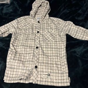 *New* Youngla Hooded Flannel Size Large